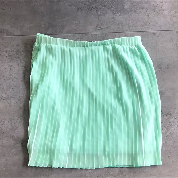 Cute skirt - Picture 1 of 2